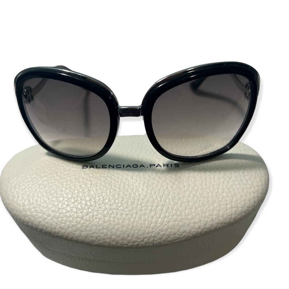 Balenciaga Oversize Sunglasses - Picture 9 of 17